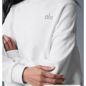 ALO Yoga Women's White Sweatshirt